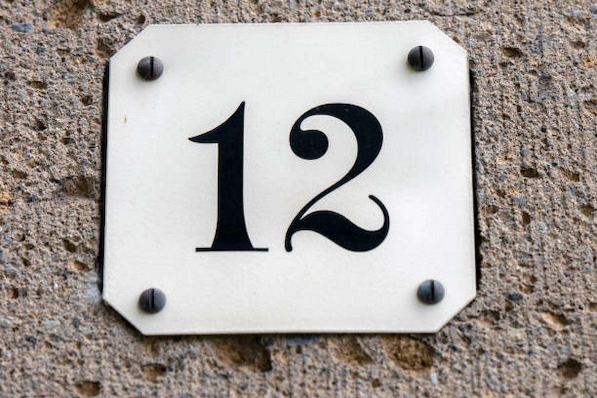 Tips For Finding The Best House Plaque Designers